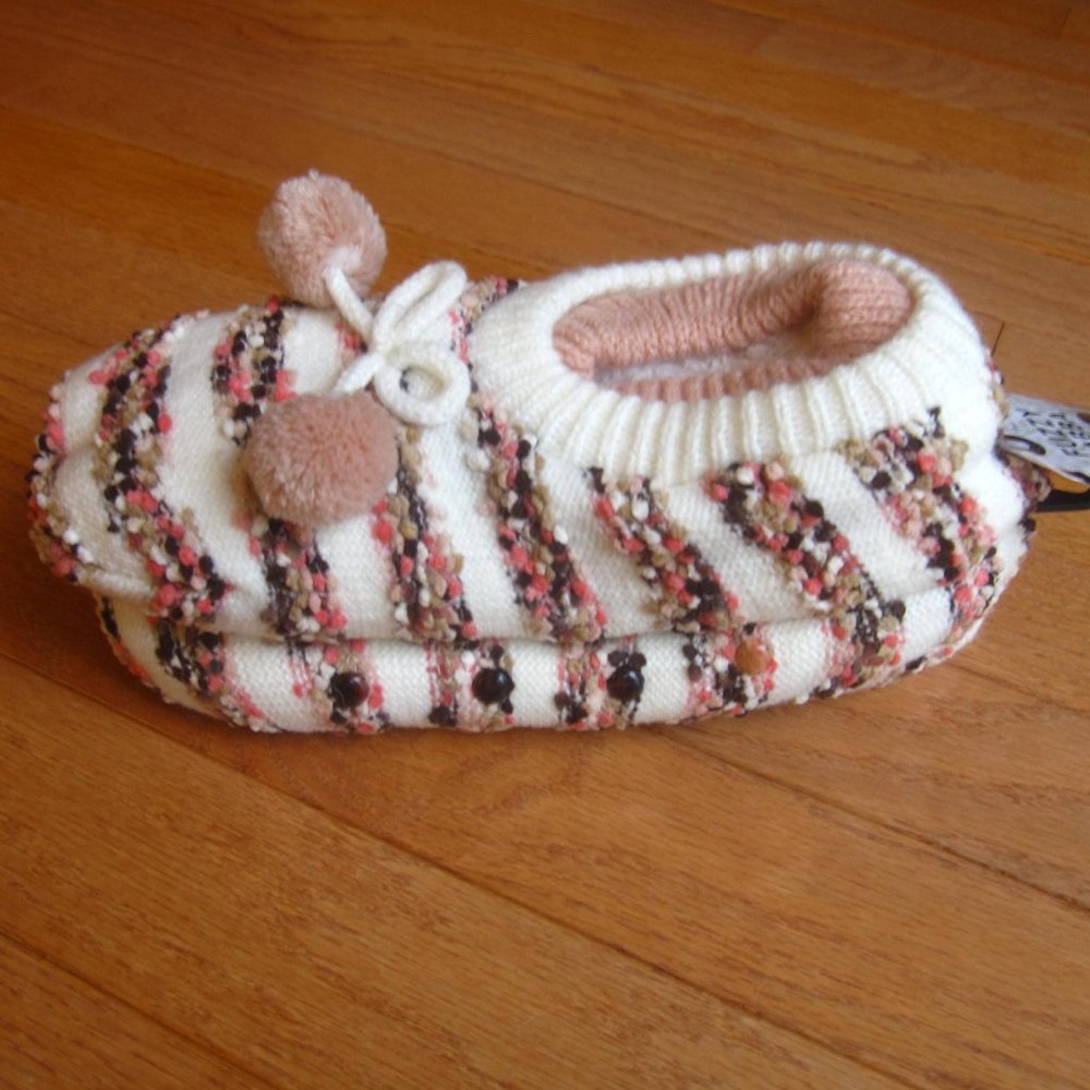 Fuzzy Babba Slipper Socks Double Cuff PomPoms NEW